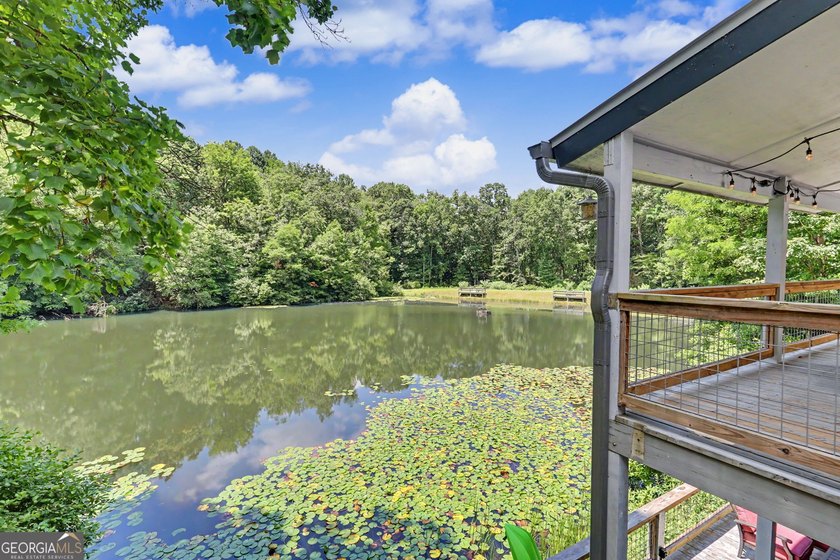 Enjoy true lakefront living at this spacious mountain retreat - photo 10