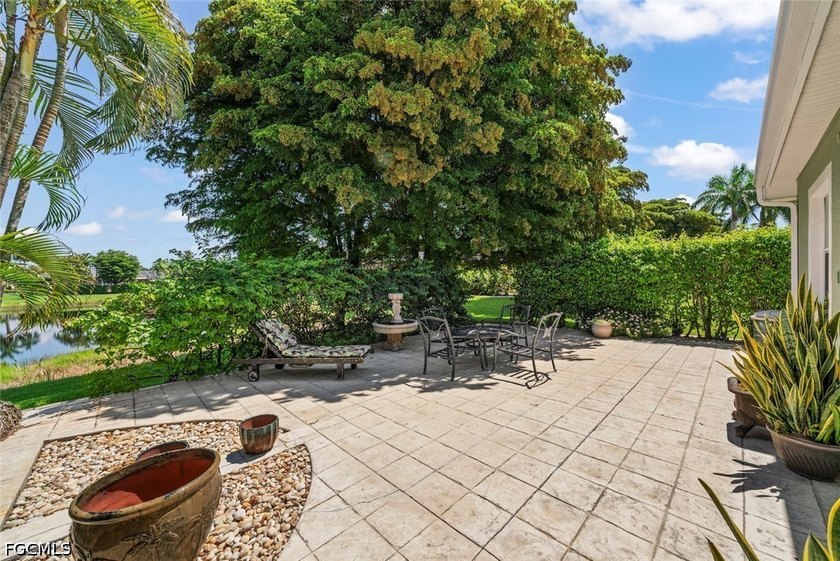 This 3 bedroom, 3 bath showplace in a peaceful, serene lake - photo 32