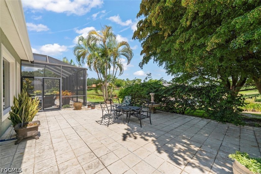 This 3 bedroom, 3 bath showplace in a peaceful, serene lake - photo 33