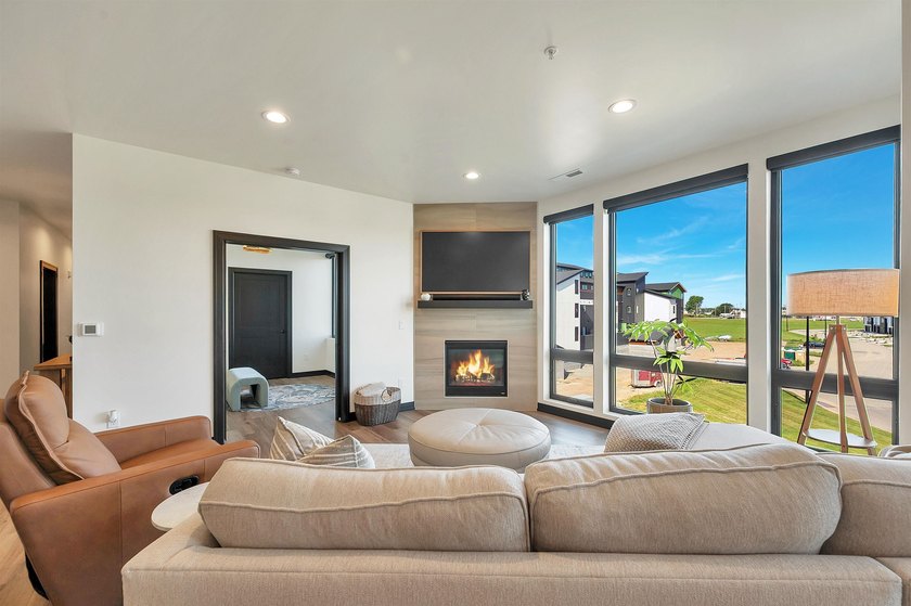 Maintenance-free waterfront living! Enjoy high end condo living - photo 14