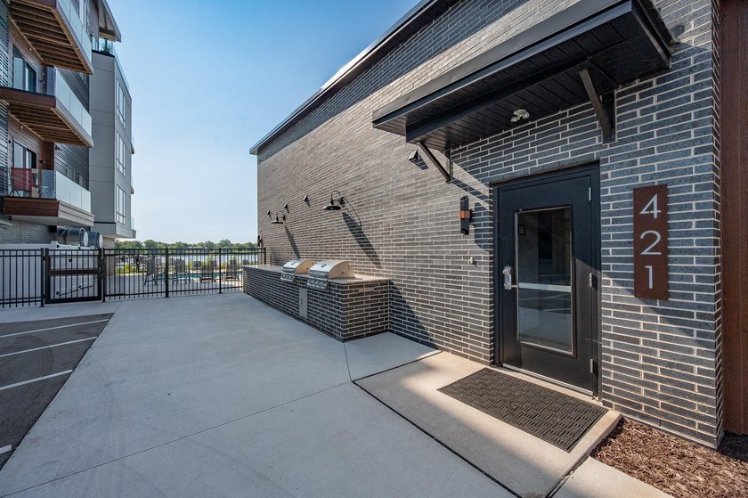 Maintenance-free waterfront living! Enjoy high end condo living - photo 44
