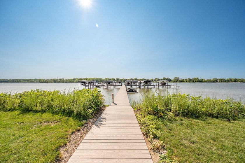 Maintenance-free waterfront living! Enjoy high end condo living - photo 50