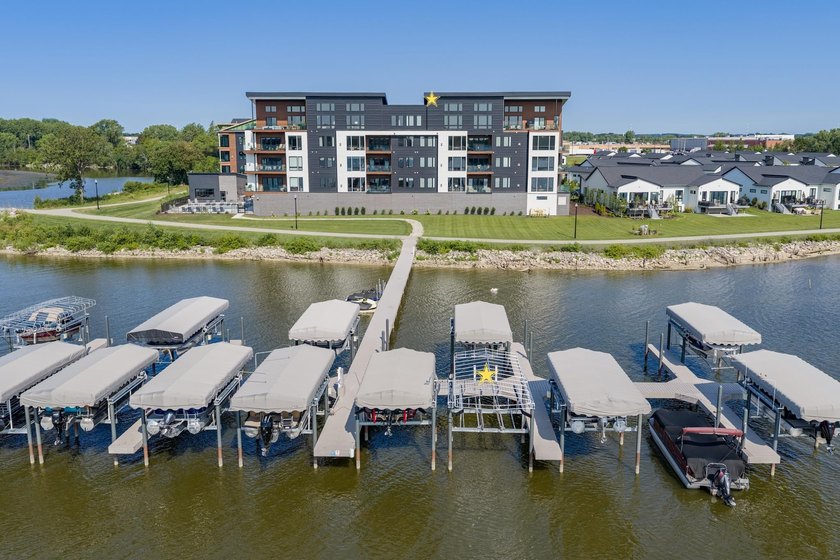 Maintenance-free waterfront living! Enjoy high end condo living - photo 51
