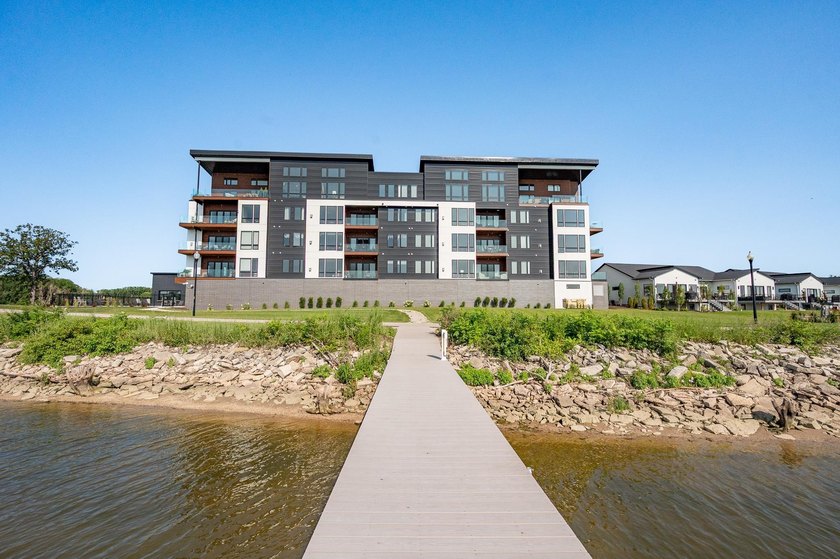 Maintenance-free waterfront living! Enjoy high end condo living - photo 55