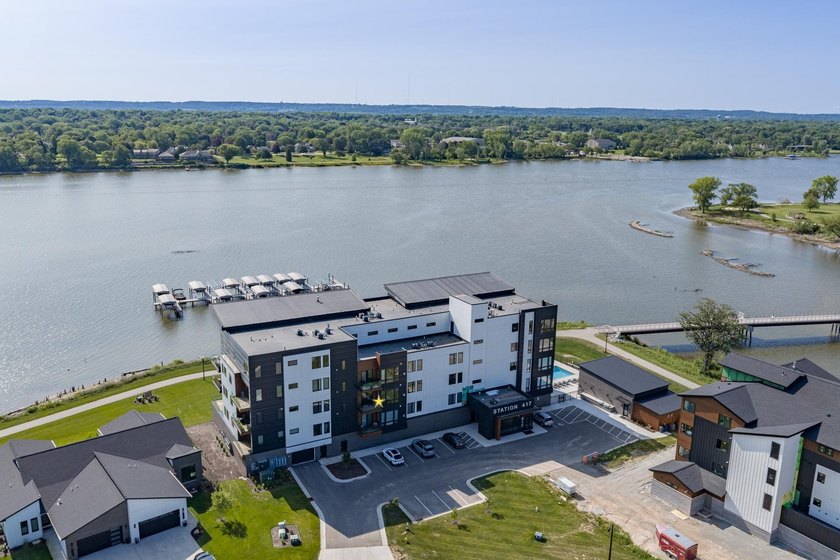 Maintenance-free waterfront living! Enjoy high end condo living - photo 58