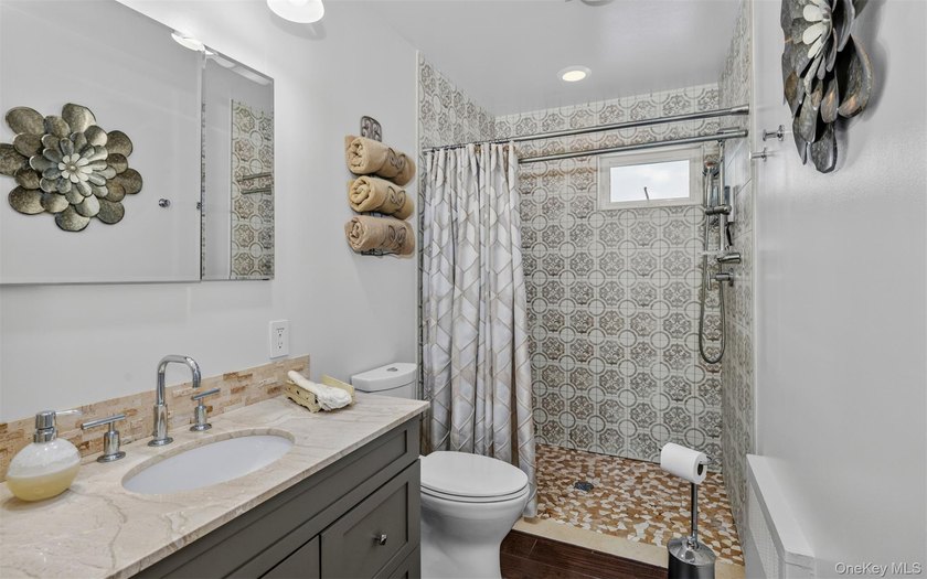 Pride of ownership shines throughout this Spectacular 3-bedroom - photo 11