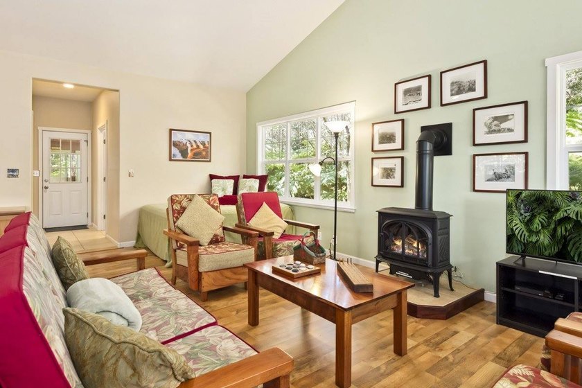 You'll be charmed by this thoughtfully designed custom home - photo 4