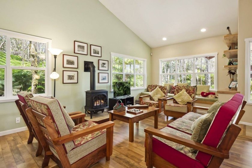 You'll be charmed by this thoughtfully designed custom home - photo 5