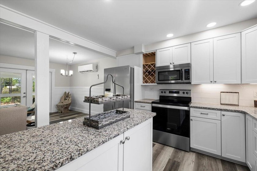 MOTIVATED SELLER! Let's make a deal on this one! Private Bay - photo 10