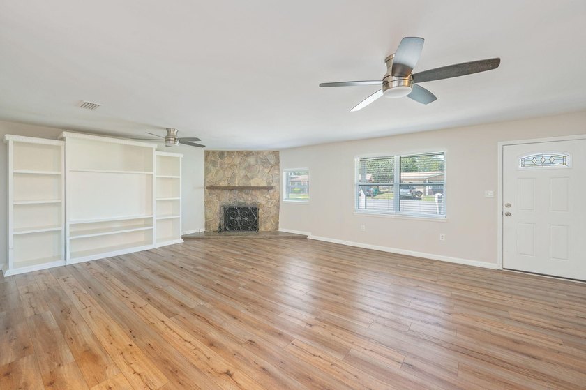 ** Under Contract with a 72-Hour Kickout Clause ** Summer is - photo 6