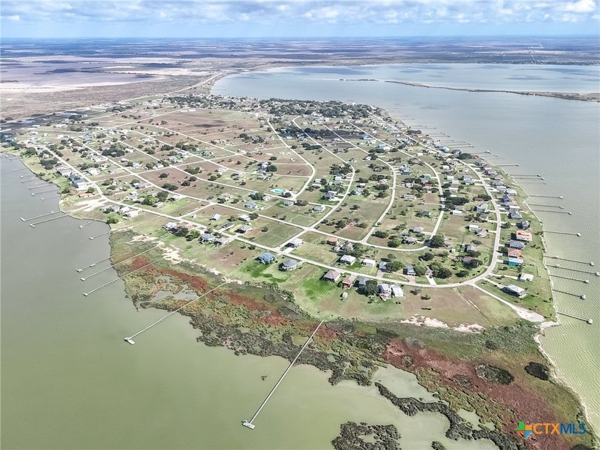 Welcome home to *The Cape!* This 1,514 sq ft home is nestled on - photo 44