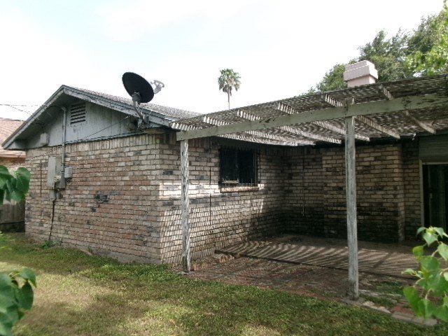 Four sided brick veneer home in Carolyn Heights features a split - photo 18
