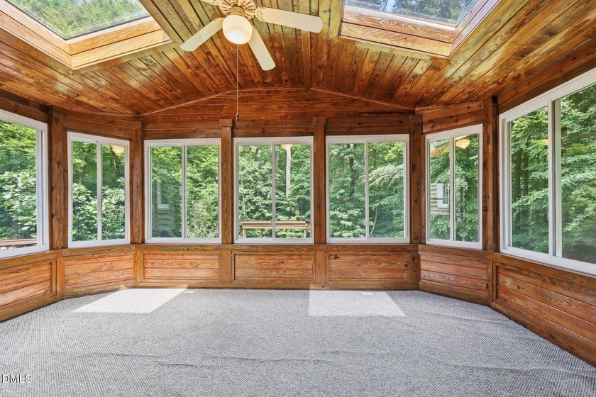 Detached 2-Car Garage with Finished Bonus Room &amp; Full Bath! - photo 23