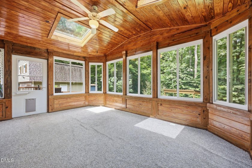 Detached 2-Car Garage with Finished Bonus Room &amp; Full Bath! - photo 24
