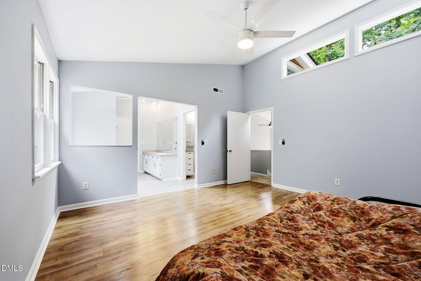 Detached 2-Car Garage with Finished Bonus Room &amp; Full Bath! - photo 31