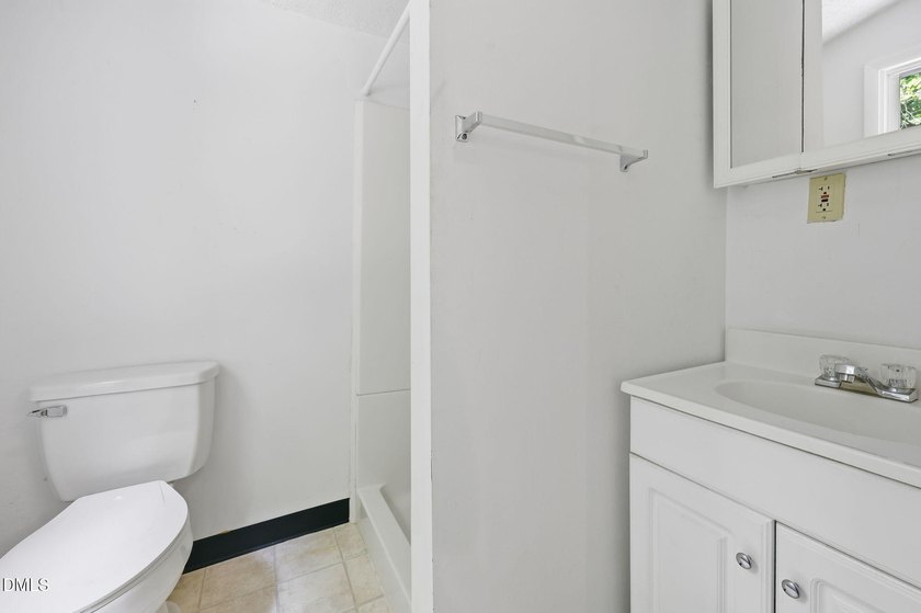Detached 2-Car Garage with Finished Bonus Room &amp; Full Bath! - photo 39