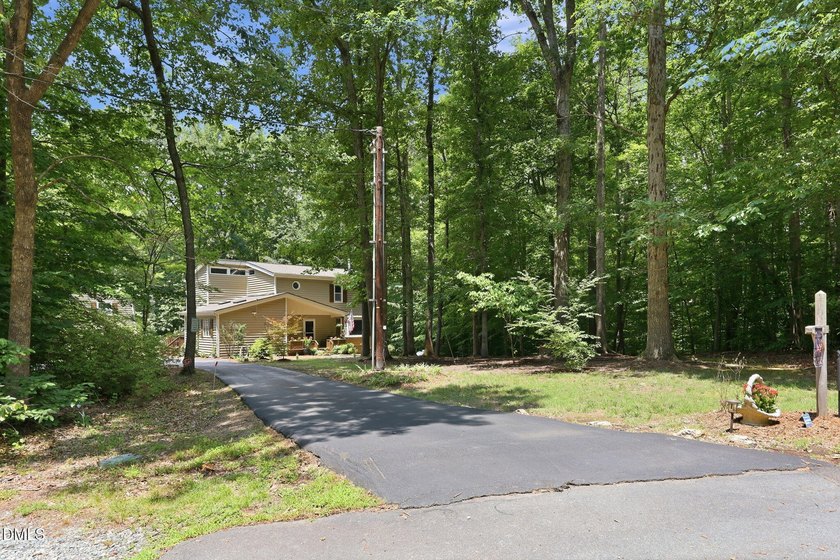 Detached 2-Car Garage with Finished Bonus Room &amp; Full Bath! - photo 40