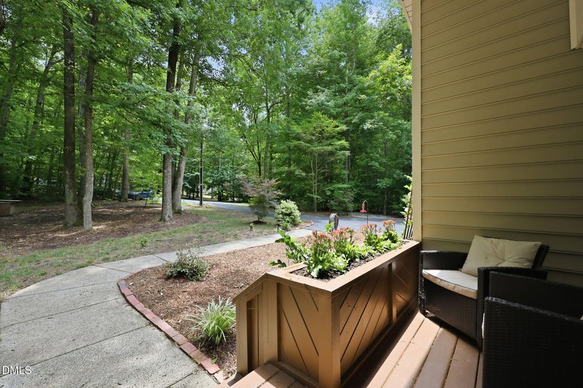 Detached 2-Car Garage with Finished Bonus Room &amp; Full Bath! - photo 47