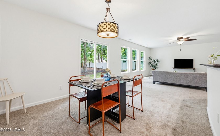 Turn Key 4 Bed 2.5 Bath home with a big yard in the desirable - photo 5