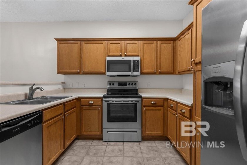 Welcome to Victoria Place in the heart of Foley! This - photo 5