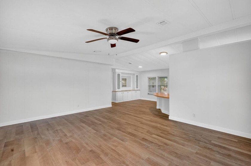 SELLER WILL PAY THE FIRST 4 MONTHS RENT ON THE LEASE WITH - photo 7