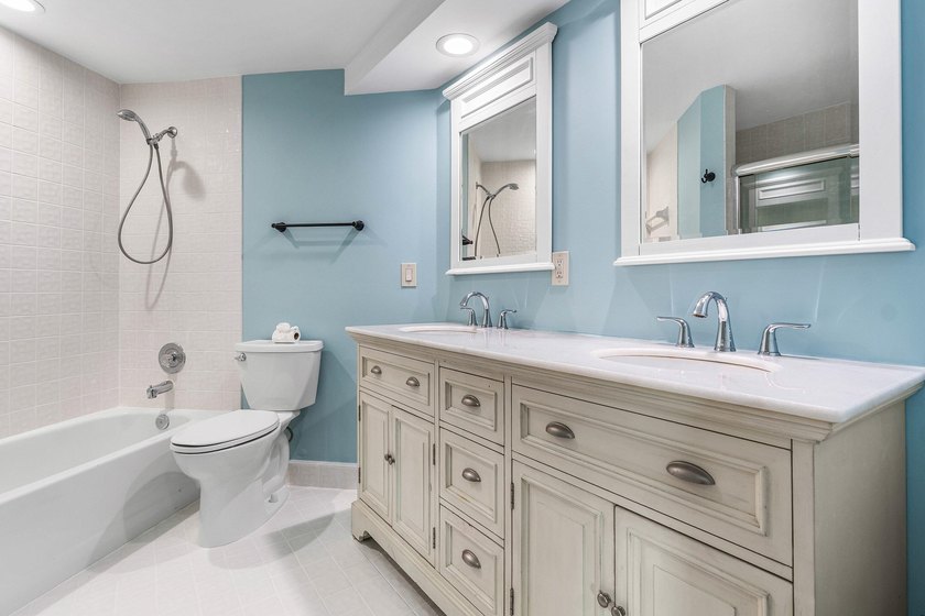 Are you looking for a renovated 1st floor corner unit condo in - photo 15