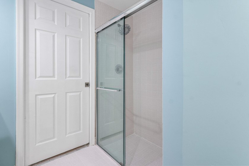 Are you looking for a renovated 1st floor corner unit condo in - photo 16