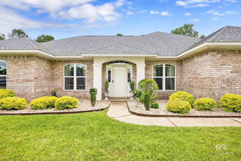 Live your best coastal life in this stunning, fully renovated - photo 2