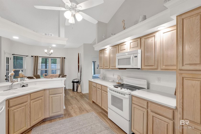 Live your best coastal life in this stunning, fully renovated - photo 8