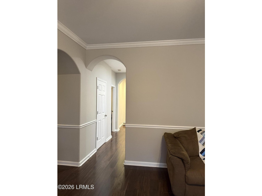 Warm and welcoming 4-bedroom home in a prime Bluffton location - photo 3
