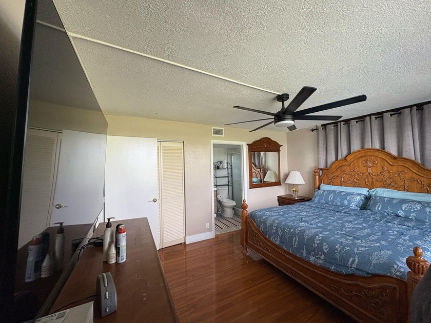WOW!!! RARELY AVAILABLE REMODLED GROUND FLOOR CORNER UNIT - photo 7