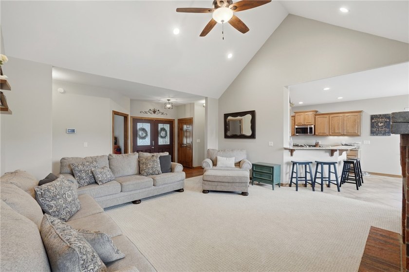 Welcome to 22 Bandy Dr in Holiday Island-a stunning home - photo 11