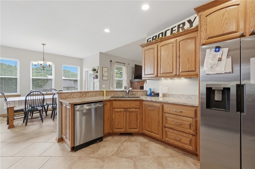 Welcome to 22 Bandy Dr in Holiday Island-a stunning home - photo 12