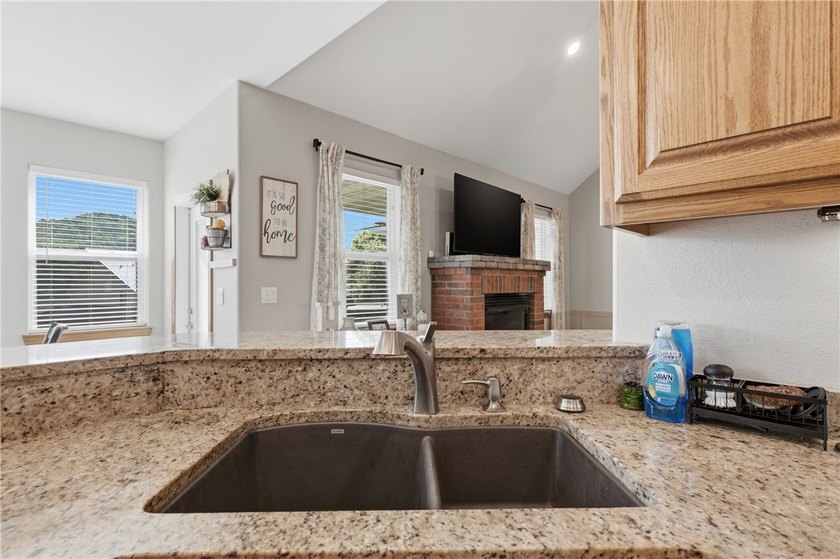 Welcome to 22 Bandy Dr in Holiday Island-a stunning home - photo 13