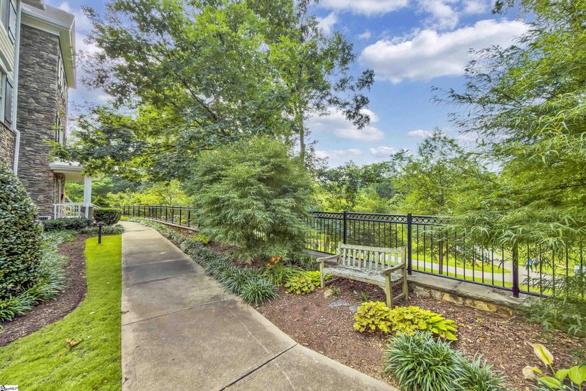 Welcome to effortless luxury in one of Downtown Greenville's - photo 3