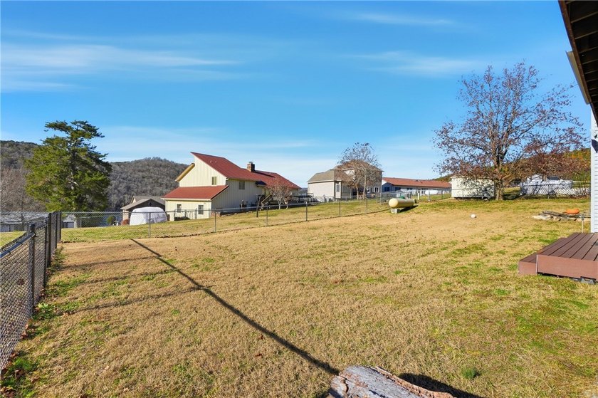 Welcome to 22 Bandy Dr in Holiday Island-a stunning home - photo 40