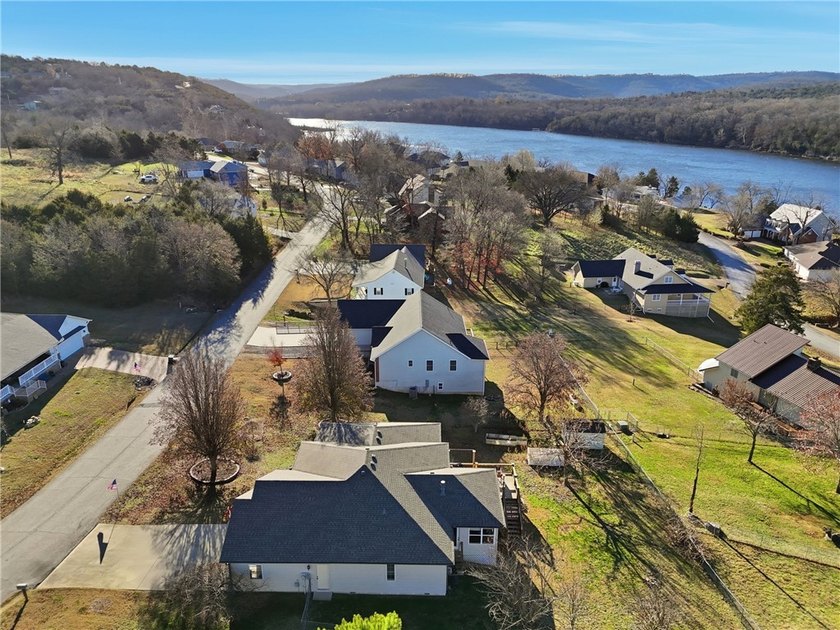 Welcome to 22 Bandy Dr in Holiday Island-a stunning home - photo 44