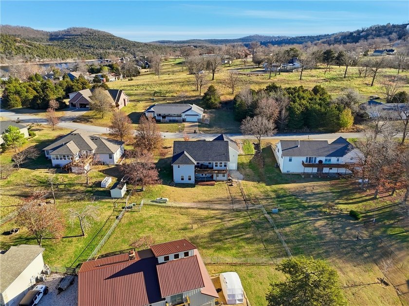 Welcome to 22 Bandy Dr in Holiday Island-a stunning home - photo 45