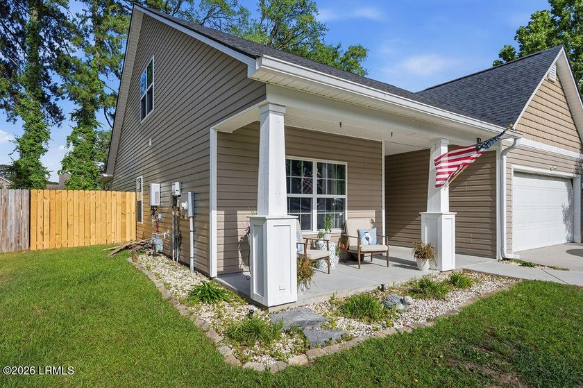 Welcome home to this charming Liberty Point property situated on - photo 5