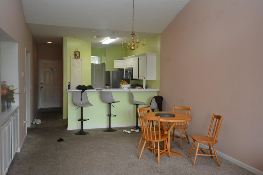 Nice 2 bedroom 2 bath unit updated 2 years ago with new carpet - photo 11
