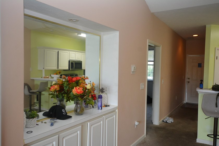 Nice 2 bedroom 2 bath unit updated 2 years ago with new carpet - photo 12