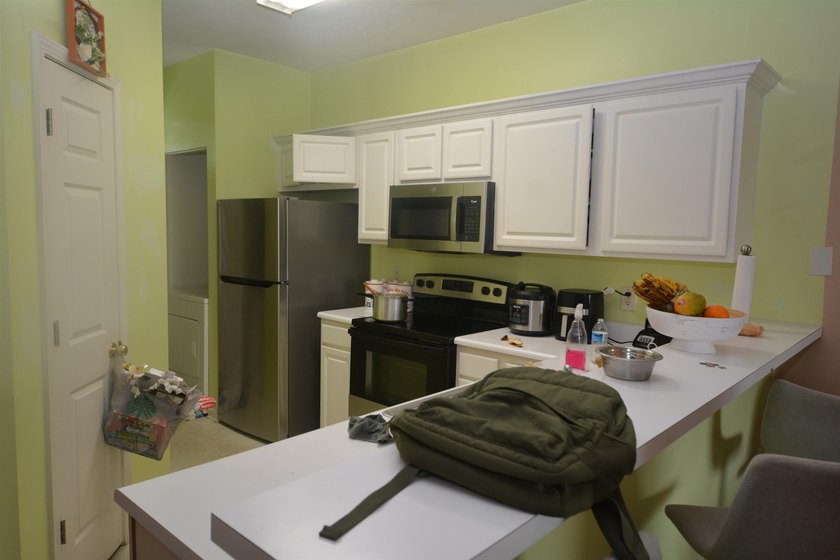 Nice 2 bedroom 2 bath unit updated 2 years ago with new carpet - photo 13