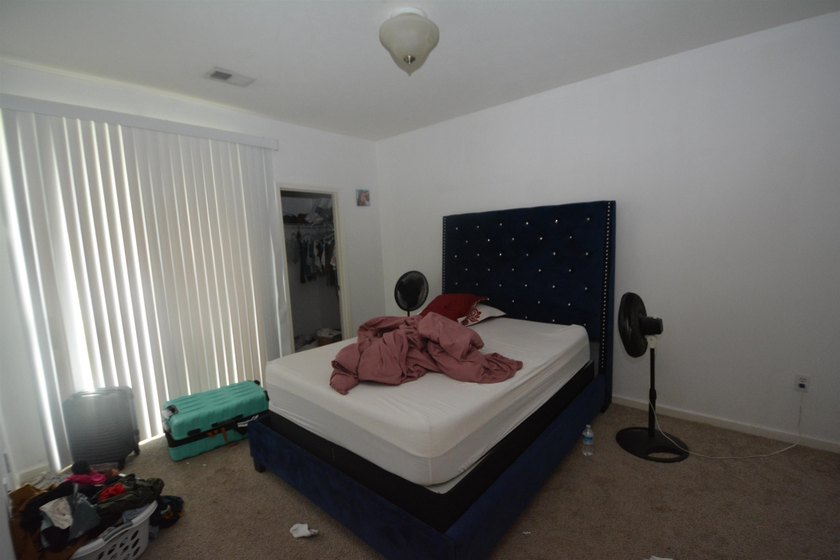 Nice 2 bedroom 2 bath unit updated 2 years ago with new carpet - photo 17