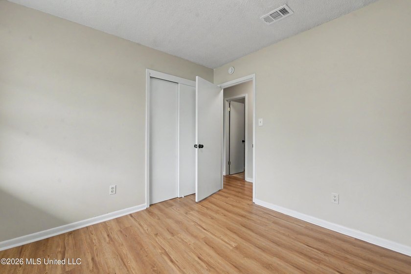 Move-in ready and priced to sell! This beautifully refreshed - photo 18