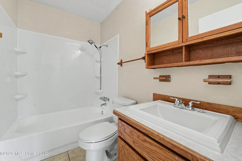 Move-in ready and priced to sell! This beautifully refreshed - photo 19