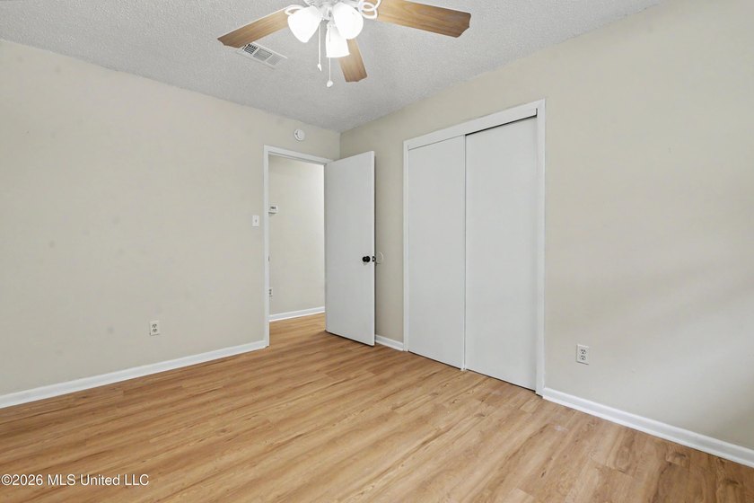 Move-in ready and priced to sell! This beautifully refreshed - photo 21