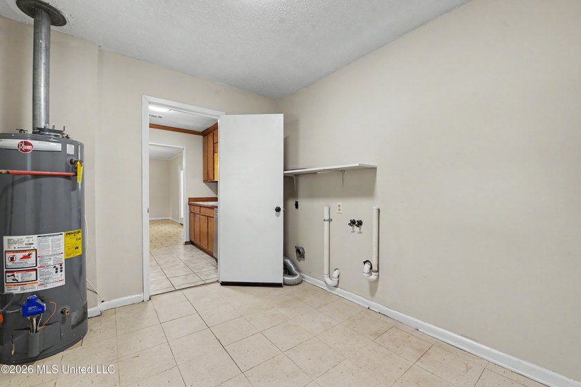 Move-in ready and priced to sell! This beautifully refreshed - photo 22