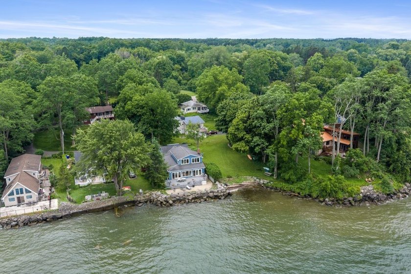 Opportunity knocks for waterfront living! Enjoy beautiful Lake - photo 4