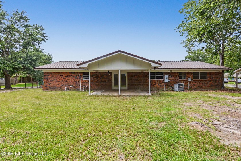 Move-in ready and priced to sell! This beautifully refreshed - photo 24