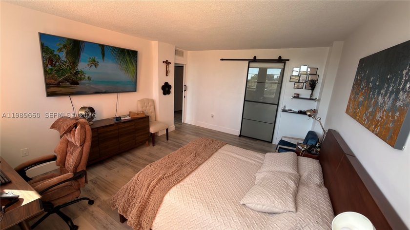 Beautifully updated and move-in ready 2/2 unit in the highly - photo 26